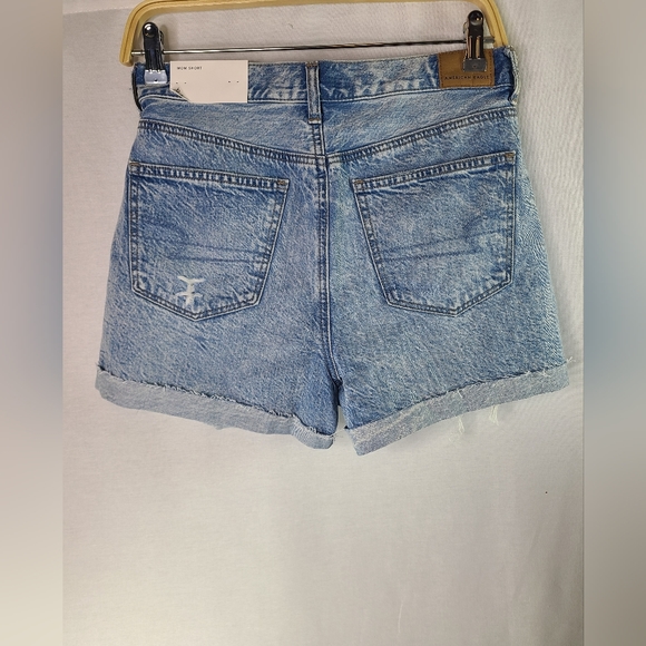 American eagle MOM short size 6- New with tags - Picture 2 of 2